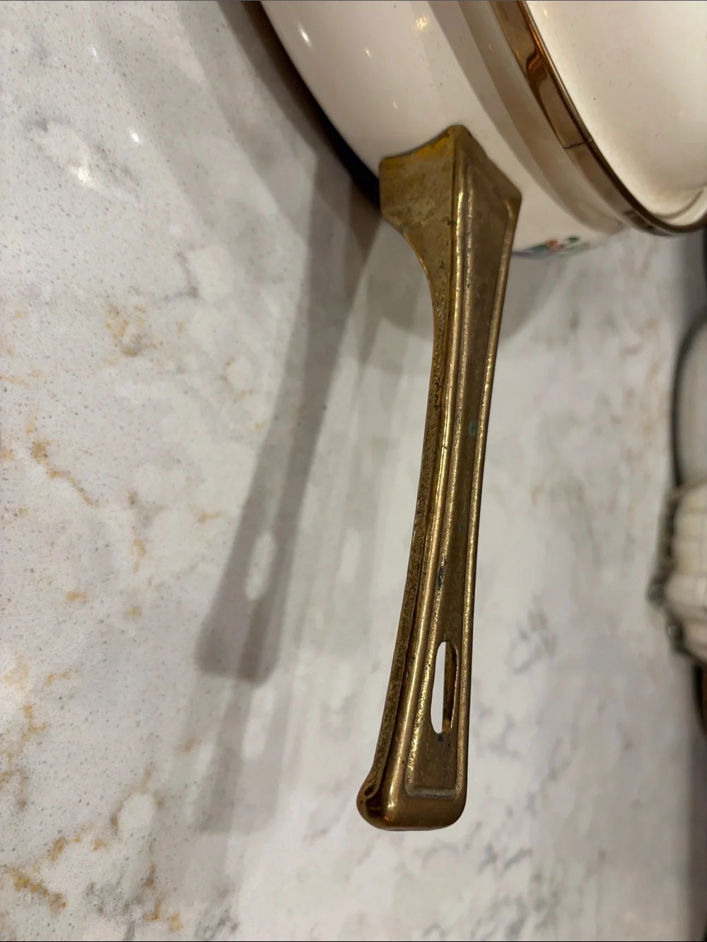 Vintage Tabletops “Kensington Garden Skillet/brass details